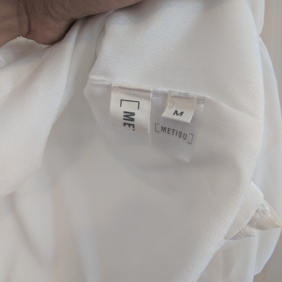 White blouse with embroidery. - Picture 4 of 5